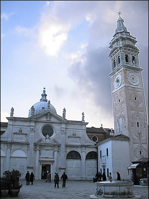 La place et l'église Santa Maria Formosa