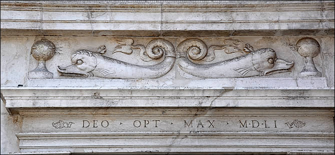 Détail de la façade de la Scuola di San Giorgio degli Schiavoni