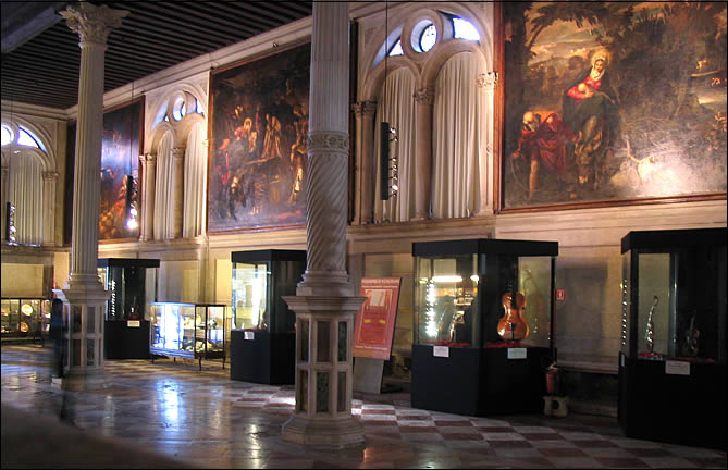 La salle du rez-de-chaussée de la Scuola Grande di San Rocco