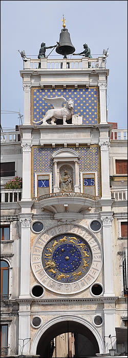 La tour de l'horloge de Venise